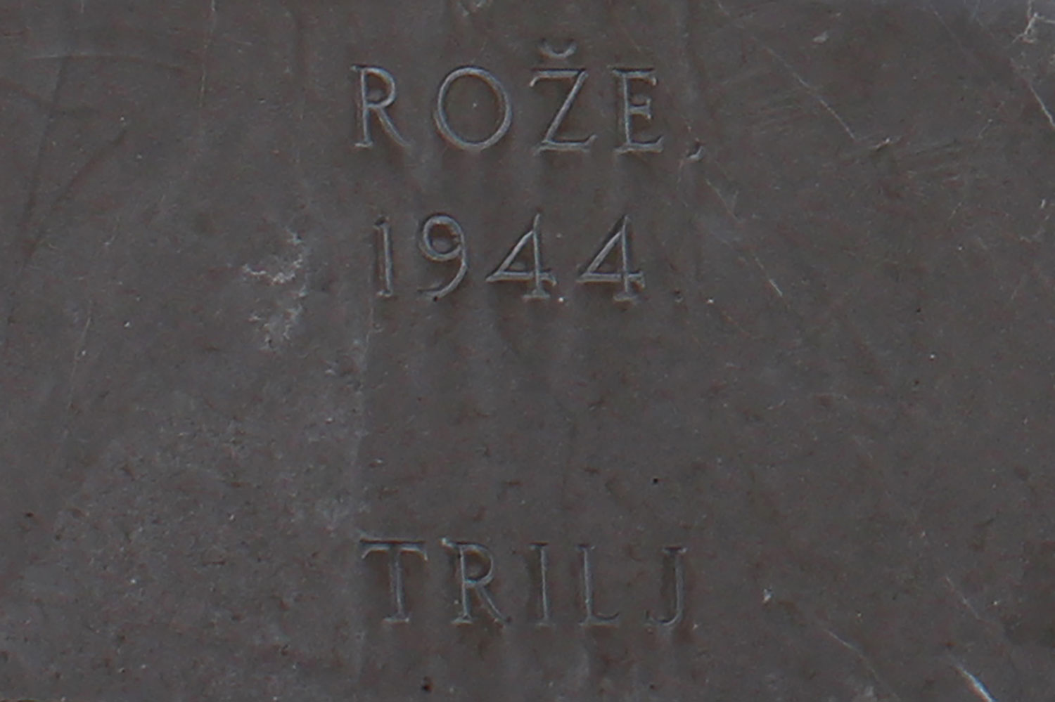 roze 1944 trilj