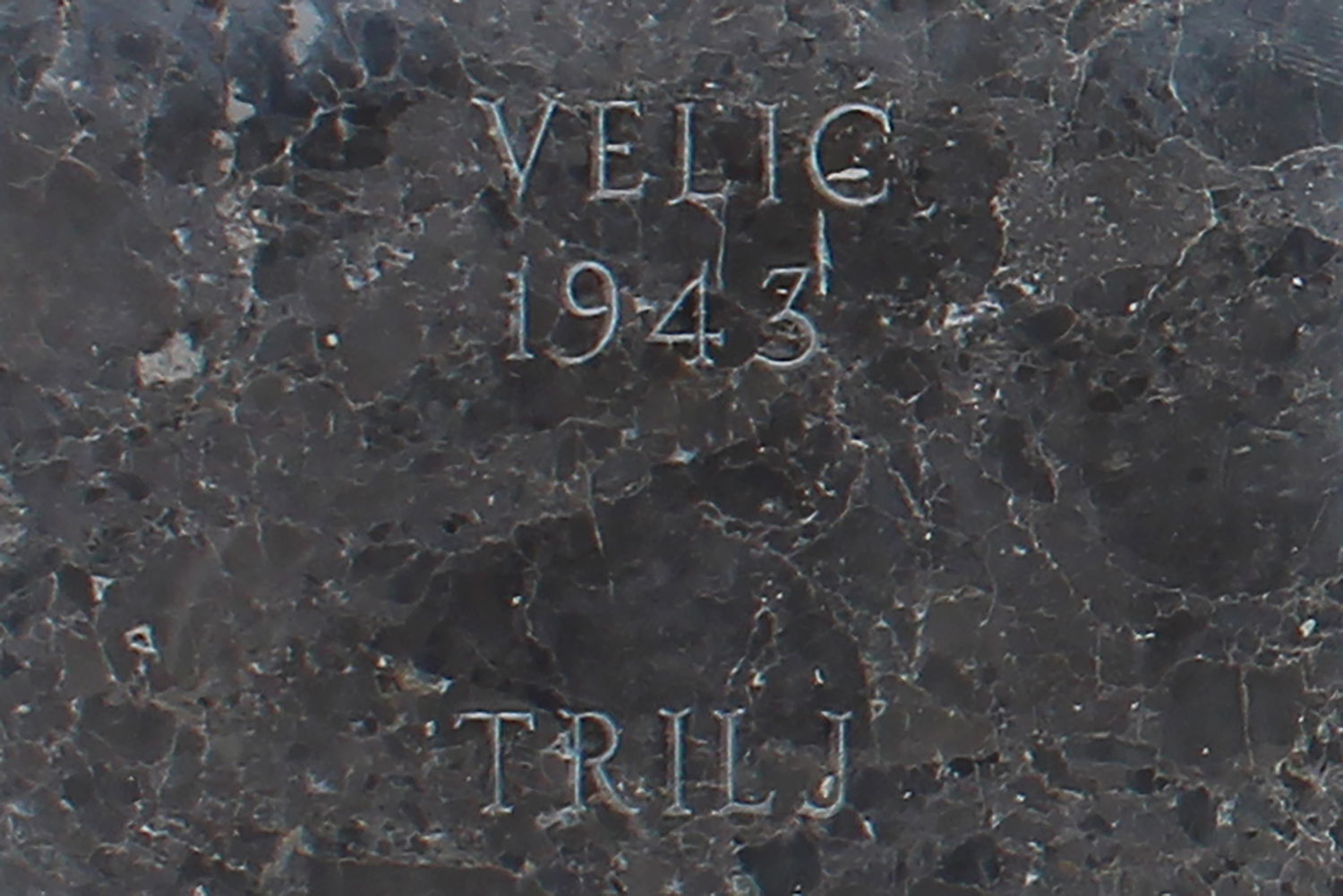 velic 1943 trilj